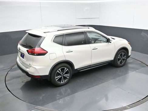 Used 2017 Nissan Rogue SL w/ SL Premium Package image 57