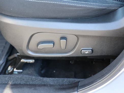 Used 2017 Subaru Forester 2.5i Premium w/ All-Weather Package image 18