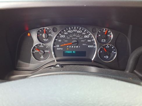 Used 2019 Chevrolet Express 2500 w/ Driver Convenience Package RWD image 14