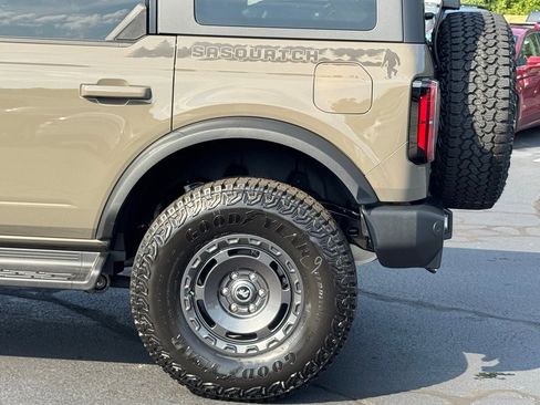 New 2025 Ford Bronco Outer Banks w/ Sasquatch Package image 40