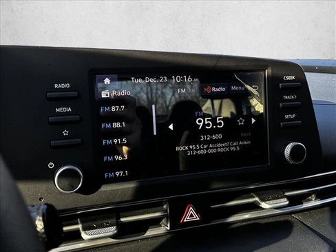 Certified 2025 Hyundai Elantra Blue image 14