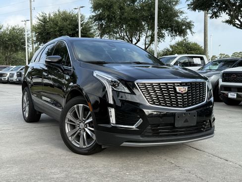 Used 2023 Cadillac XT5 Premium Luxury FWD image 2
