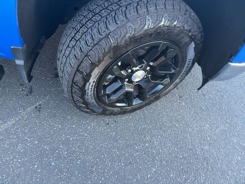 Used 2025 Chevrolet Silverado 1500 LT image 10