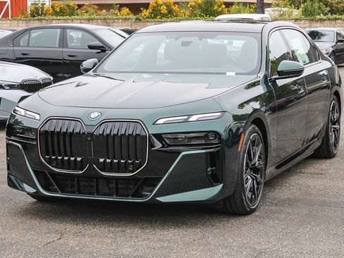 New 2026 BMW i7 xDrive60 AWD/4WD image 3