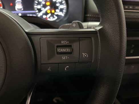 Used 2023 Nissan Rogue S AWD/4WD image 20
