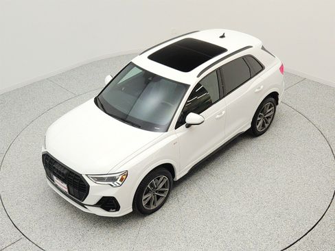 Used 2025 Audi Q3 2.0T Premium w/ Convenience Package AWD/4WD image 22