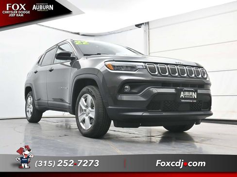 Used 2022 Jeep Compass Latitude w/ Convenience Group AWD/4WD image 17