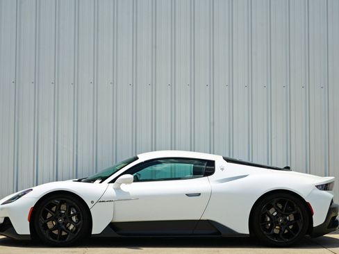 Used 2023 Maserati MC20 Coupe image 11