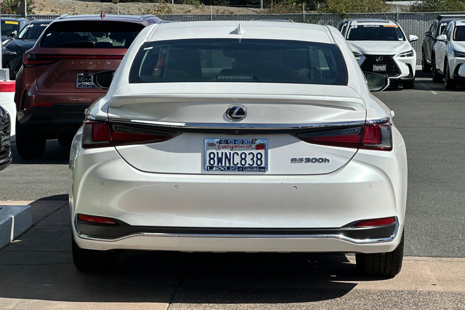 Used 2021 Lexus ES 300h w/ Accessory Package FWD image 5