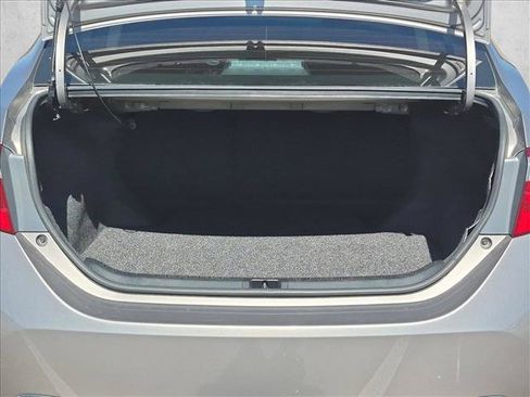 Used 2015 Toyota Corolla LE FWD image 6