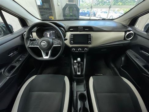 Used 2020 Nissan Versa SV FWD image 21