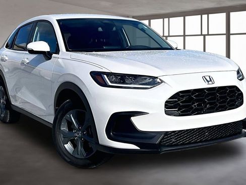 New 2026 Honda HR-V LX image 2