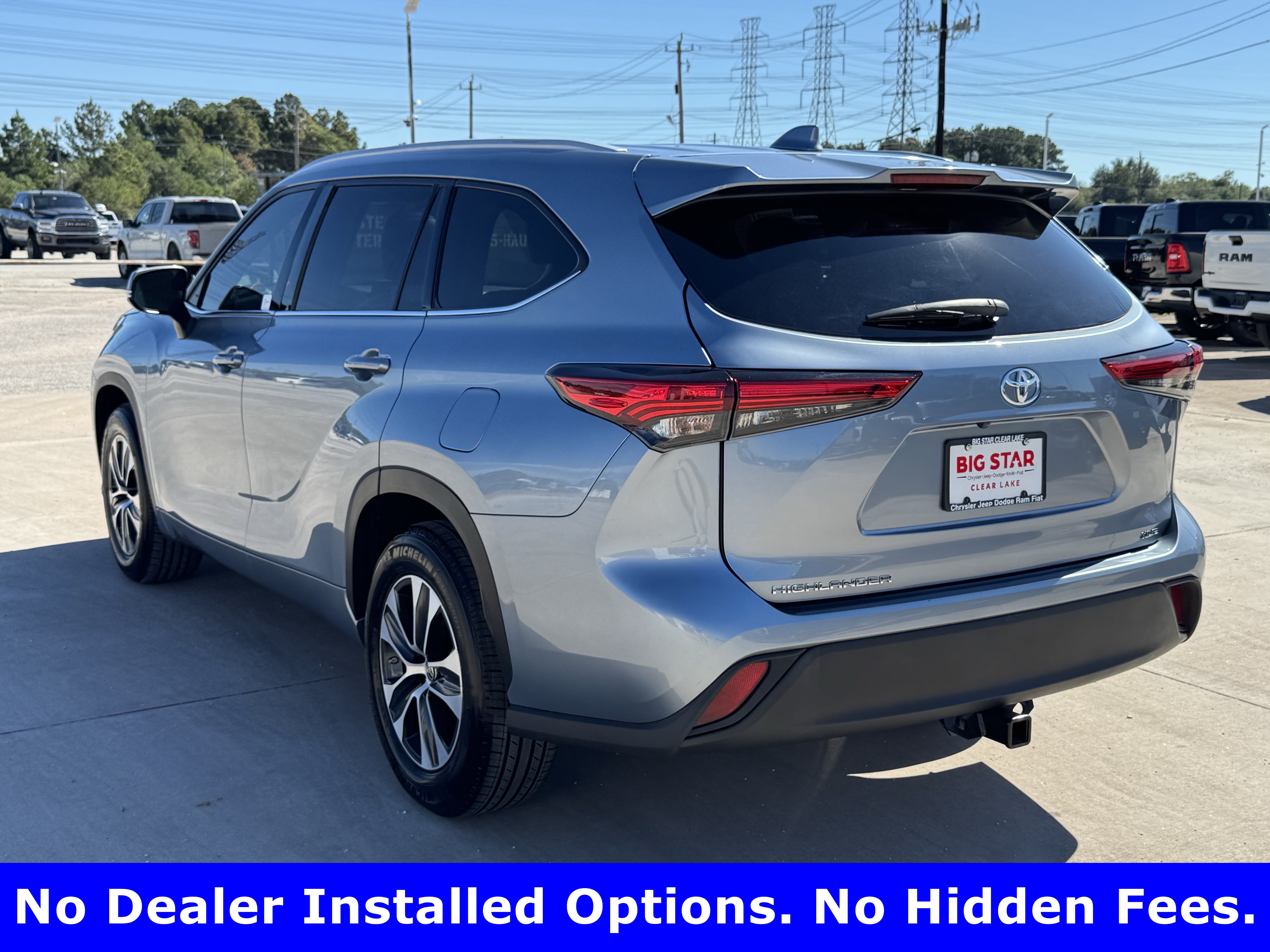 Used 2022 Toyota Highlander XLE FWD image 5