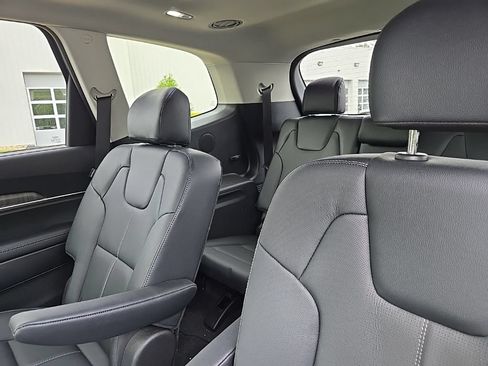Certified 2025 Kia Telluride SX w/ SX Captain's Chair Package AWD/4WD image 33