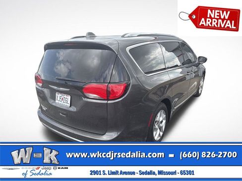 Used 2019 Chrysler Pacifica Touring-L Plus w/ Advanced Safetytec Group FWD image 3
