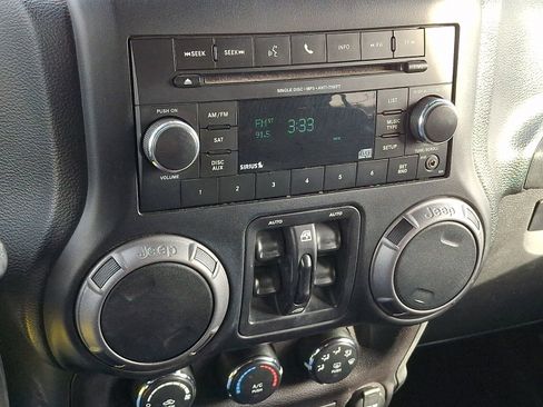 Used 2018 Jeep Wrangler Unlimited Sport S image 16