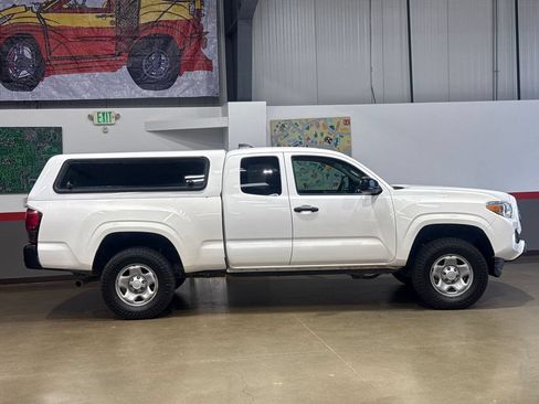 Used 2022 Toyota Tacoma SR AWD/4WD image 3