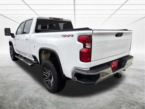 Used 2021 Chevrolet Silverado 2500 LT w/ Fleet Comfort Package AWD/4WD image 4