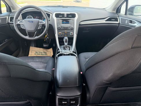 Used 2016 Ford Fusion SE FWD image 10