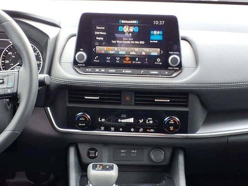 Certified 2026 Nissan Rogue SV FWD image 12