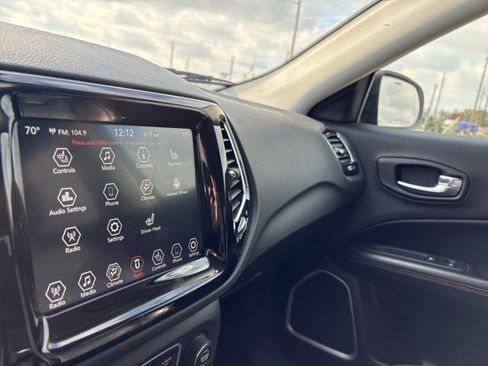 Used 2019 Jeep Compass Limited image 27