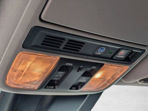 Used 2018 Honda Odyssey Elite image 15