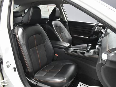 Used 2019 Nissan Altima 2.5 SR image 14