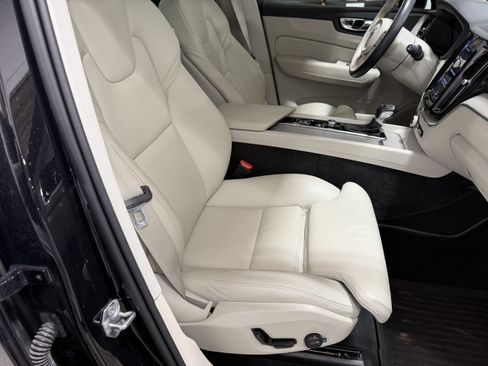 Used 2023 Volvo XC60 B5 Plus w/ Protection Package Premier FWD image 20