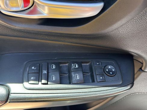 Used 2015 Jeep Cherokee Trailhawk w/ Comfort/Convenience Group AWD/4WD image 12