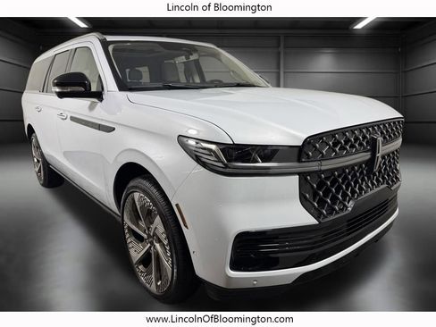Certified 2025 Lincoln Navigator L Black Label AWD/4WD image 9