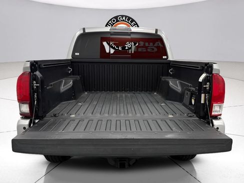 Used 2019 Toyota Tacoma TRD Sport w/ Technology Package AWD/4WD image 54
