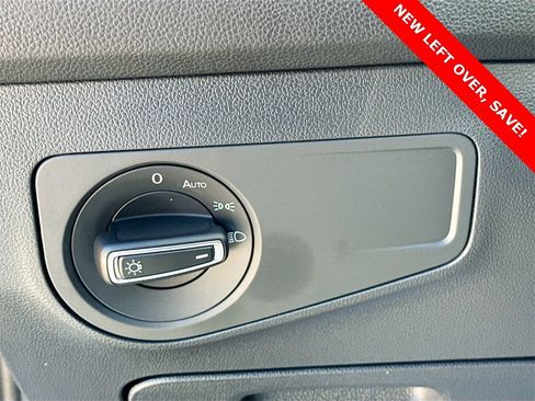 Used 2024 Volkswagen Tiguan SE R-Line image 10