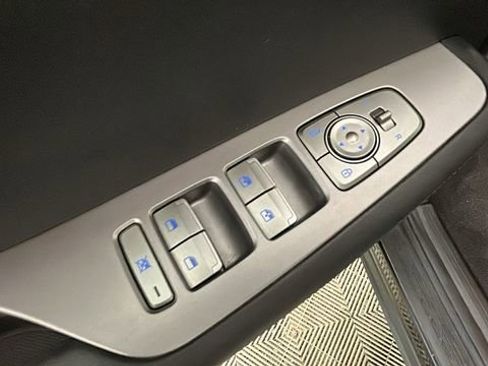 Used 2022 Hyundai Palisade SE FWD image 11