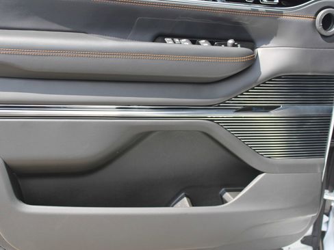 New 2025 Jeep Grand Wagoneer Series III w/ Rear Seat Video Group 1 image 11