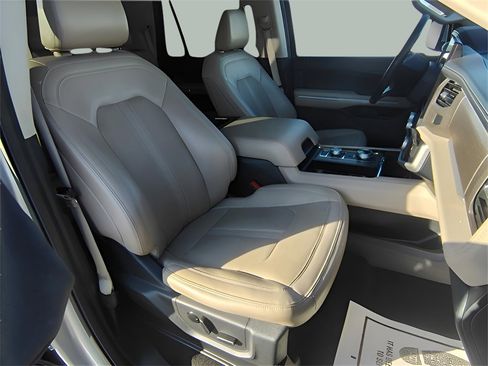 Used 2024 Ford Expedition Max Limited image 16