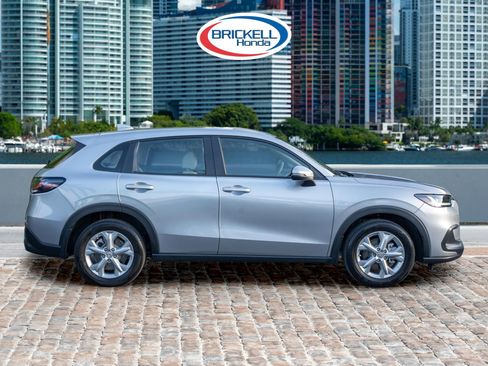 Certified 2023 Honda HR-V LX image 4