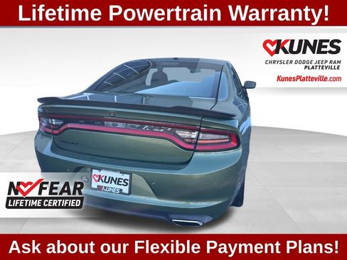 Used 2022 Dodge Charger SXT w/ Blacktop Package image 8