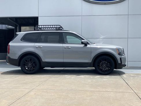 Used 2022 Kia Telluride EX w/ EX Premium Package AWD/4WD image 3