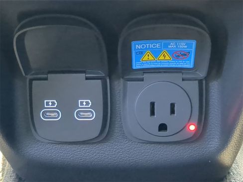 Used 2025 Genesis GV80 3.5T Prestige image 13