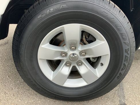 Used 2019 RAM 1500 Classic SLT image 11