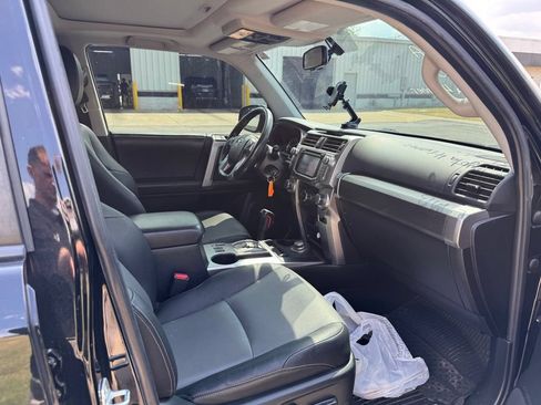 Used 2016 Toyota 4Runner SR5 Premium AWD/4WD image 11
