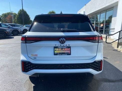 New 2025 Volkswagen Tiguan SE R-Line image 10