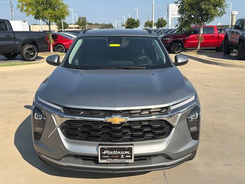 Used 2024 Chevrolet Trax LT w/ Driver Confidence Package FWD image 7