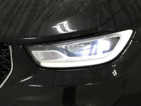 Used 2023 Chrysler Pacifica Limited FWD image 13