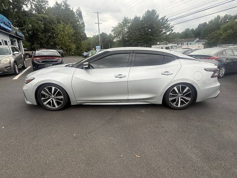 Used 2020 Nissan Maxima 3.5 SV w/ Floor Mat Group FWD image 6