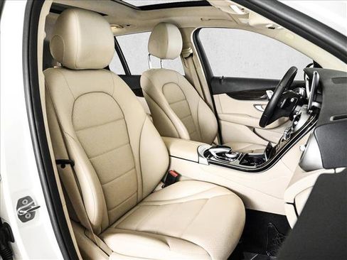 Used 2018 Mercedes-Benz GLC 300 4MATIC image 23