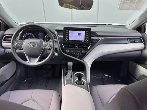 Used 2022 Toyota Camry LE FWD image 11