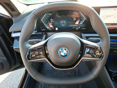 Used 2025 BMW i5 xDrive40 w/ Premium Package image 20
