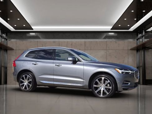 Used 2018 Volvo XC60 T8 Inscription w/ Advanced Package image 6
