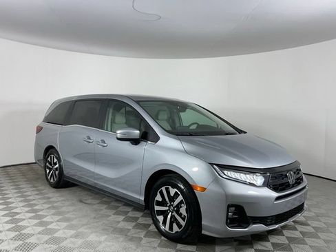Used 2025 Honda Odyssey EX-L image 3